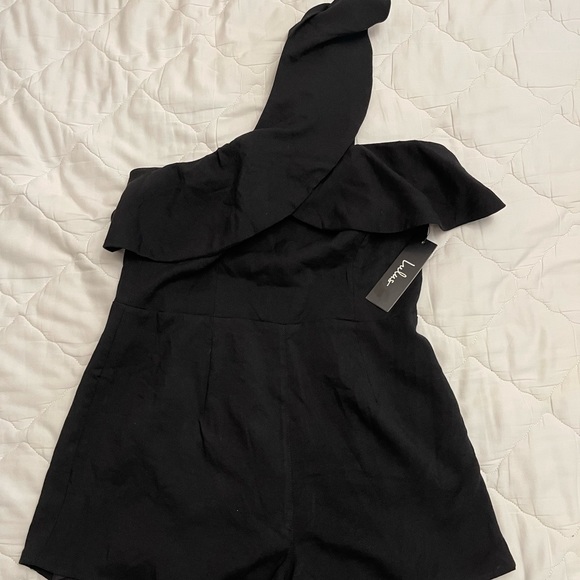 NWT Lulu’s black one shoulder romper size small - Picture 5 of 5